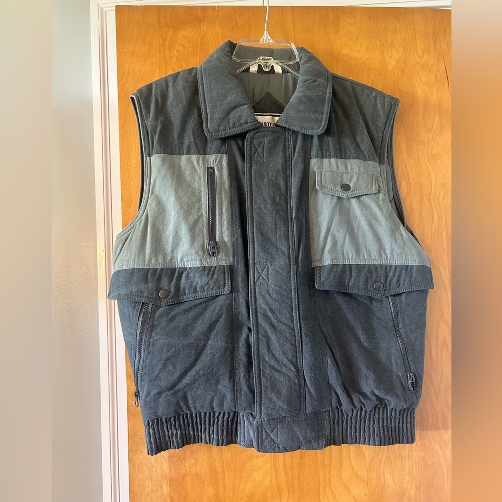 Women’s size medium vest – gray